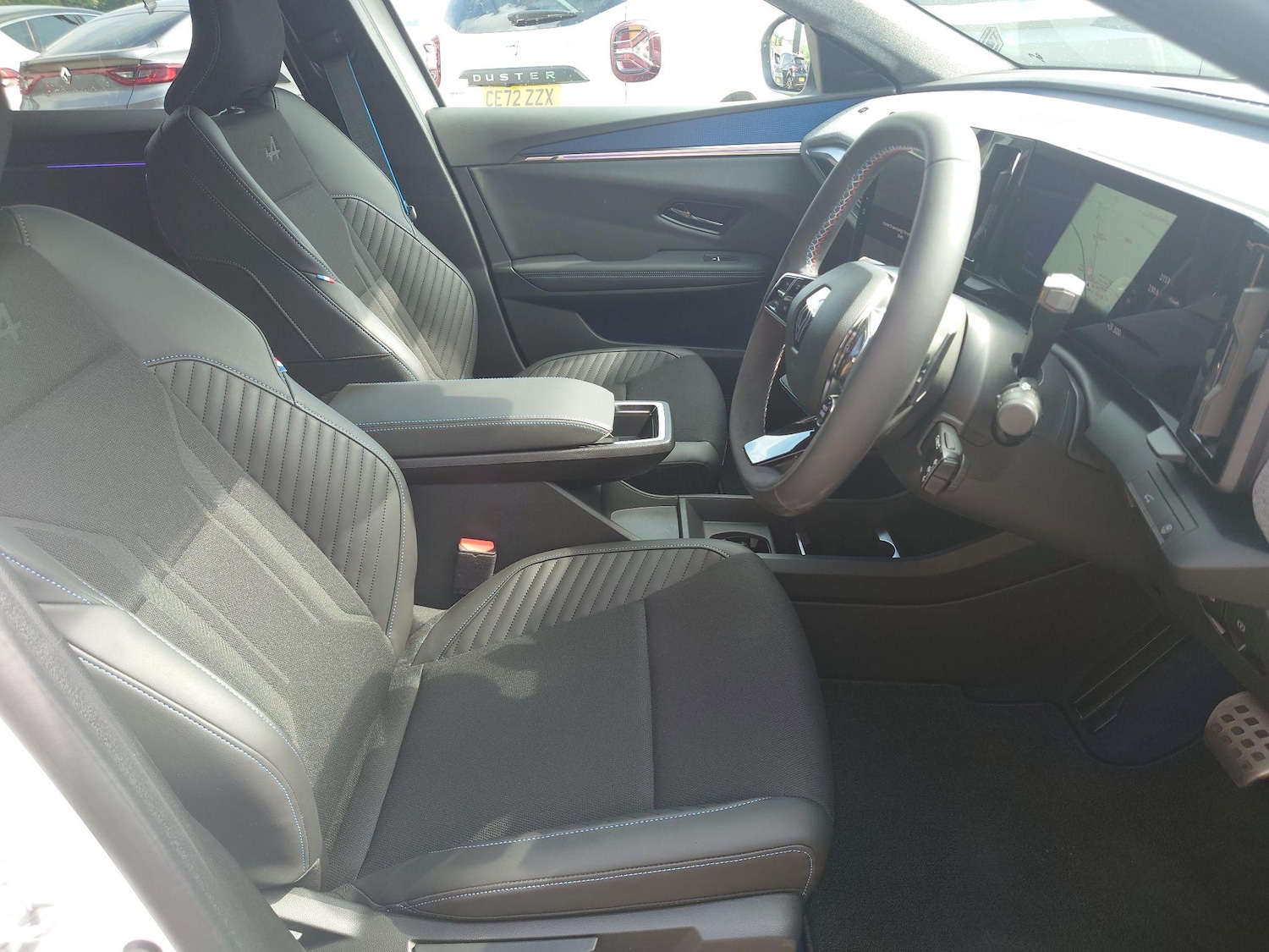 Used Renault Scenic E-Tech 2025 for sale - 76645448: Photo 11