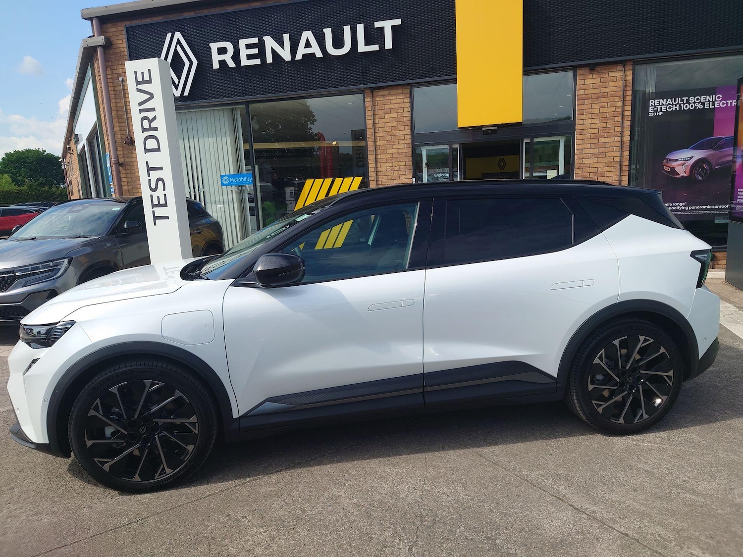 Used Renault Scenic E-Tech 2025 for sale - 76645448: Photo 4