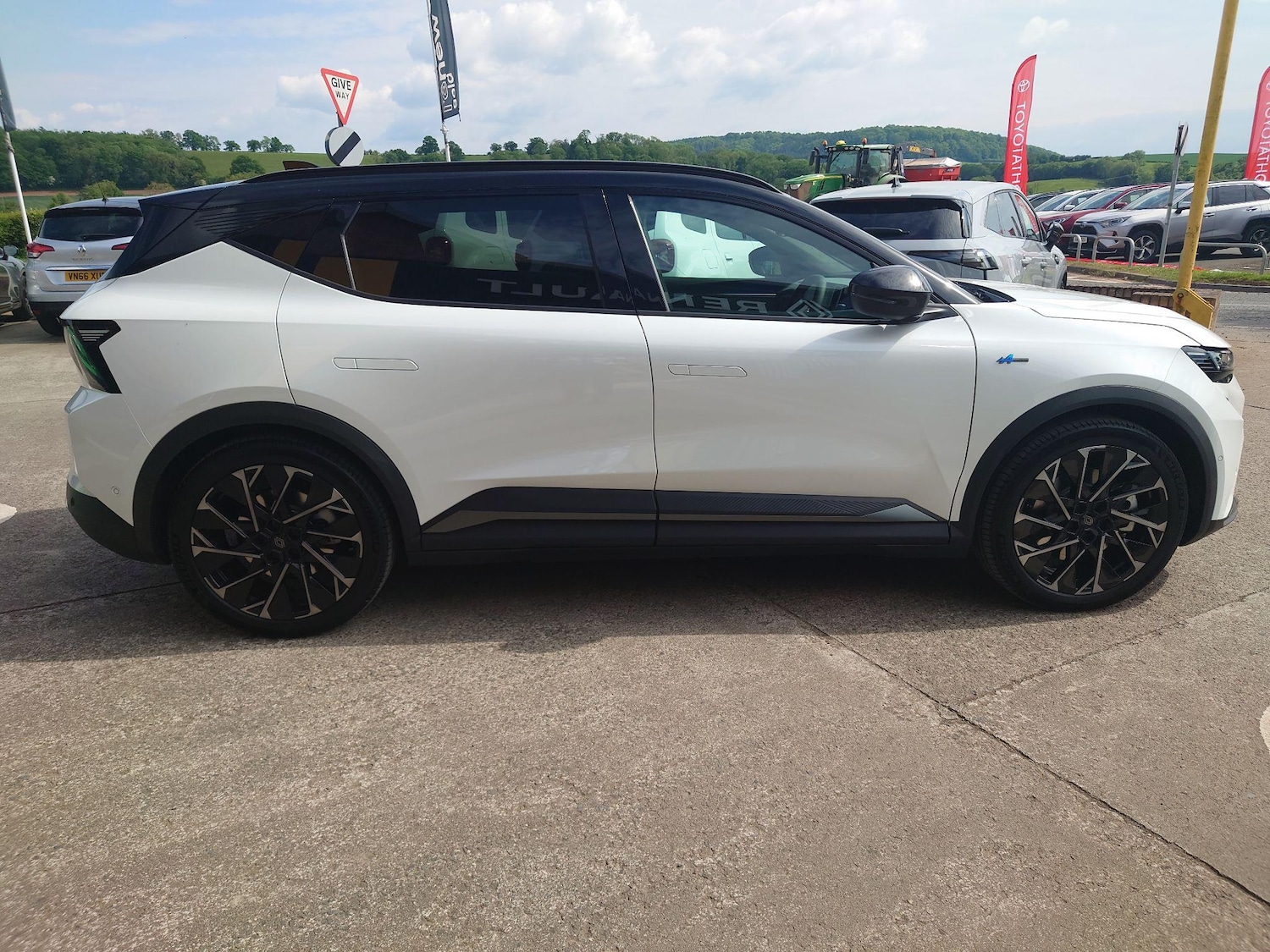 Used Renault Scenic E-Tech 2025 for sale - 76645448: Photo 8