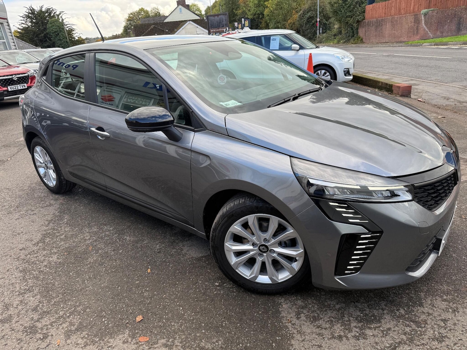 Used Renault Clio 2025 for sale - 76645520: Photo 1