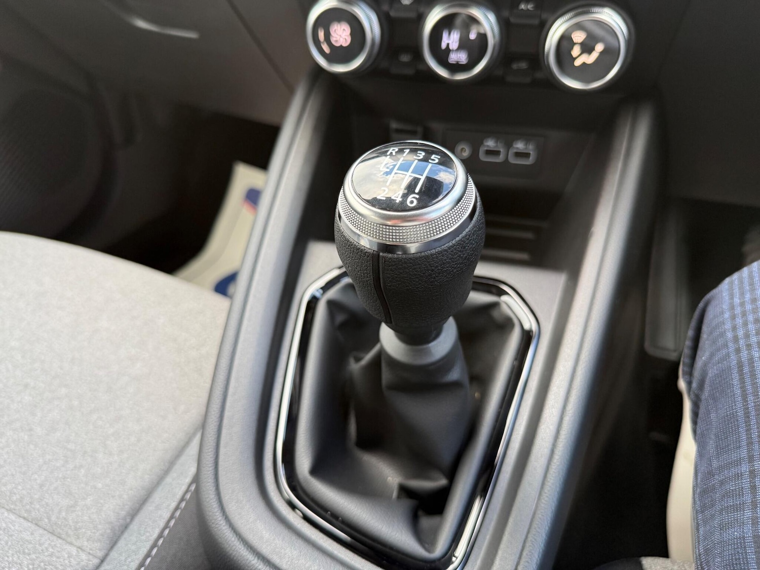 Used Renault Clio 2025 for sale - 76645520: Photo 10