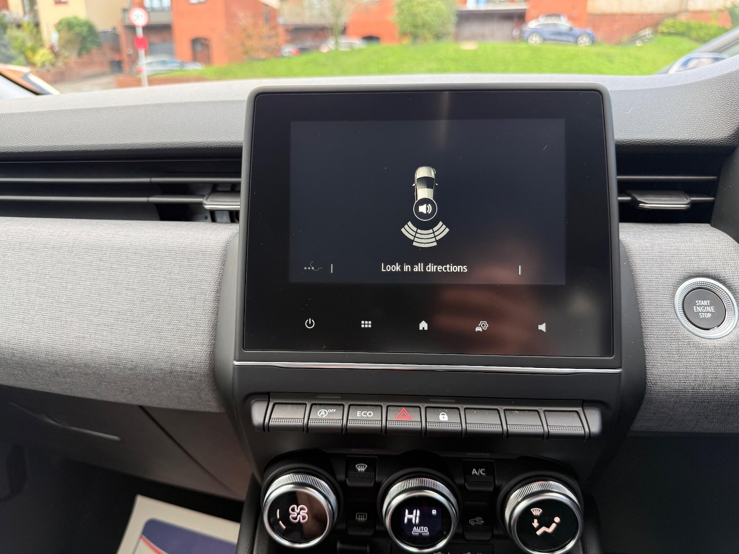 Used Renault Clio 2025 for sale - 76645520: Photo 22