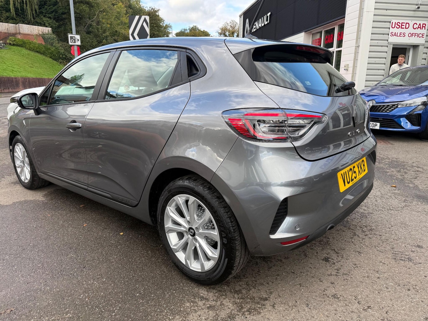 Used Renault Clio 2025 for sale - 76645520: Photo 4