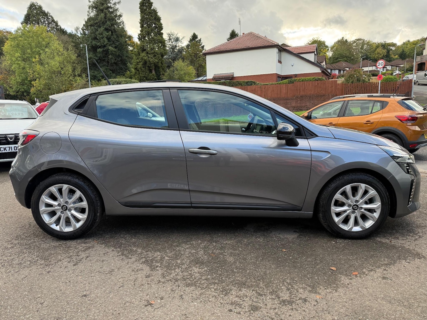 Used Renault Clio 2025 for sale - 76645520: Photo 8