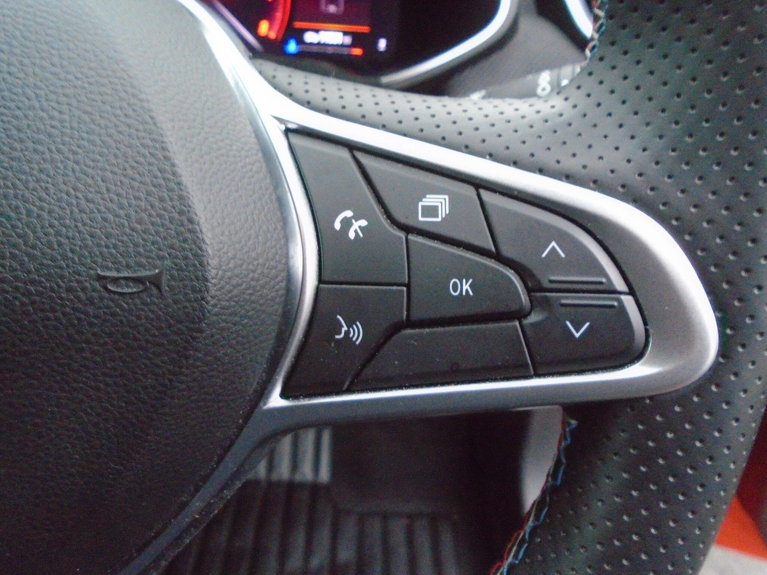 Used Renault Clio 2023 for sale - 77021118: Photo 44