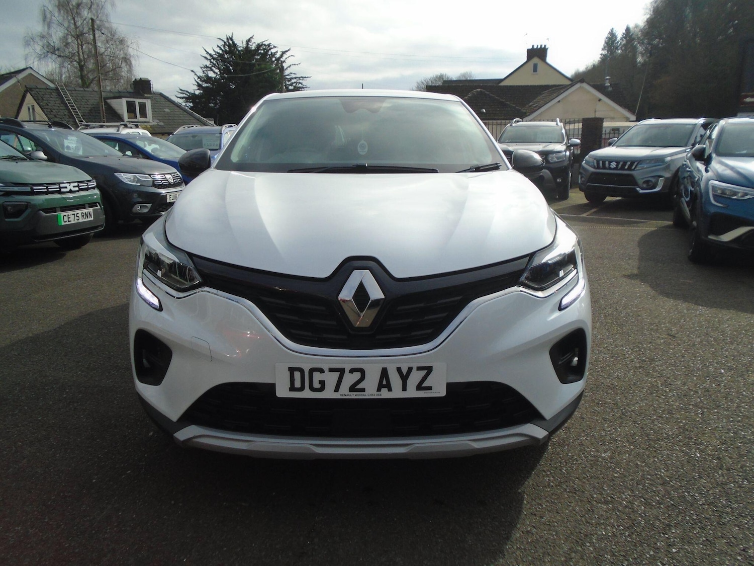 Used Renault Captur for sale - 77684084: Photo 2