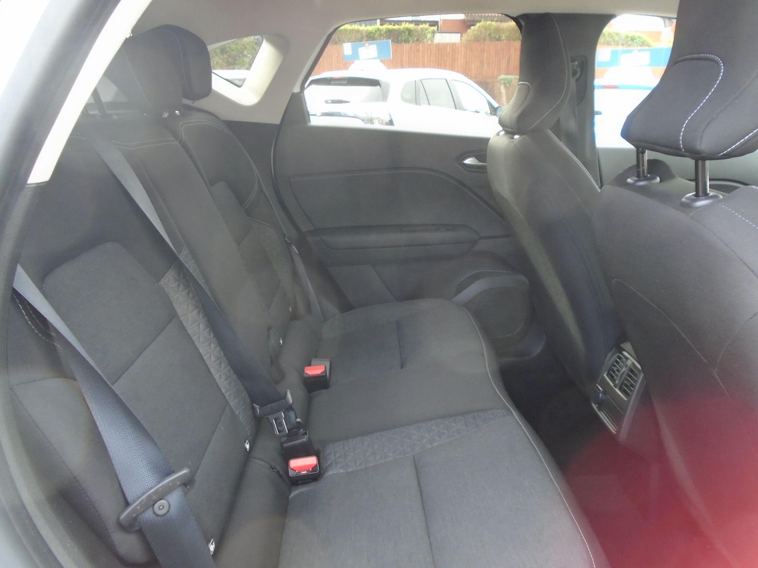 Used Renault Captur for sale - 77684084: Photo 23