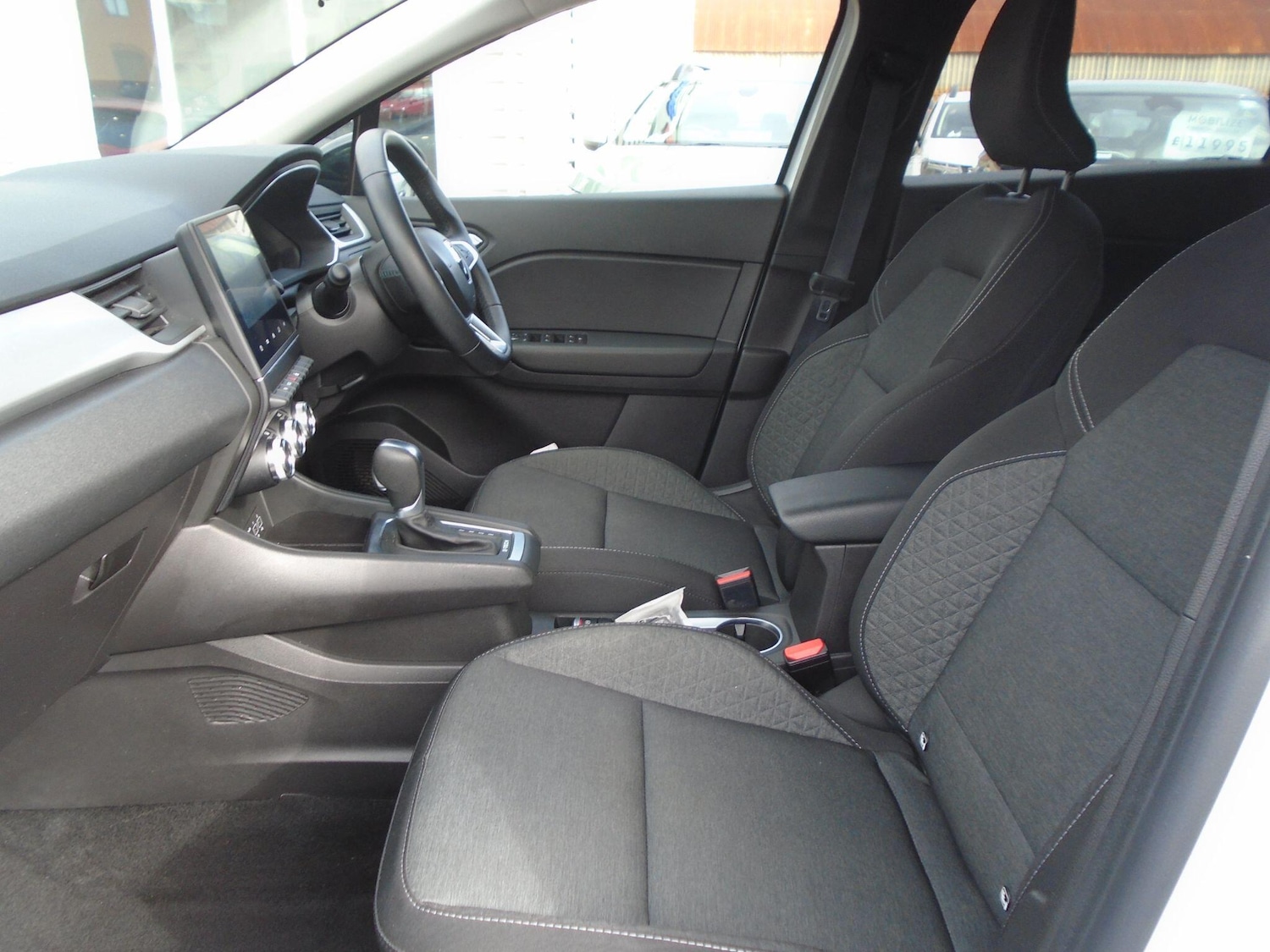 Used Renault Captur for sale - 77684084: Photo 26