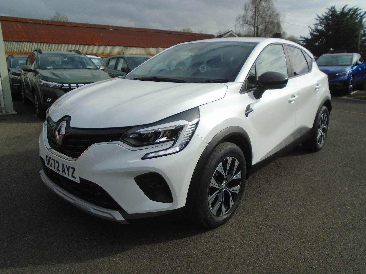 Used Renault Captur for sale - 77684084: Photo 3