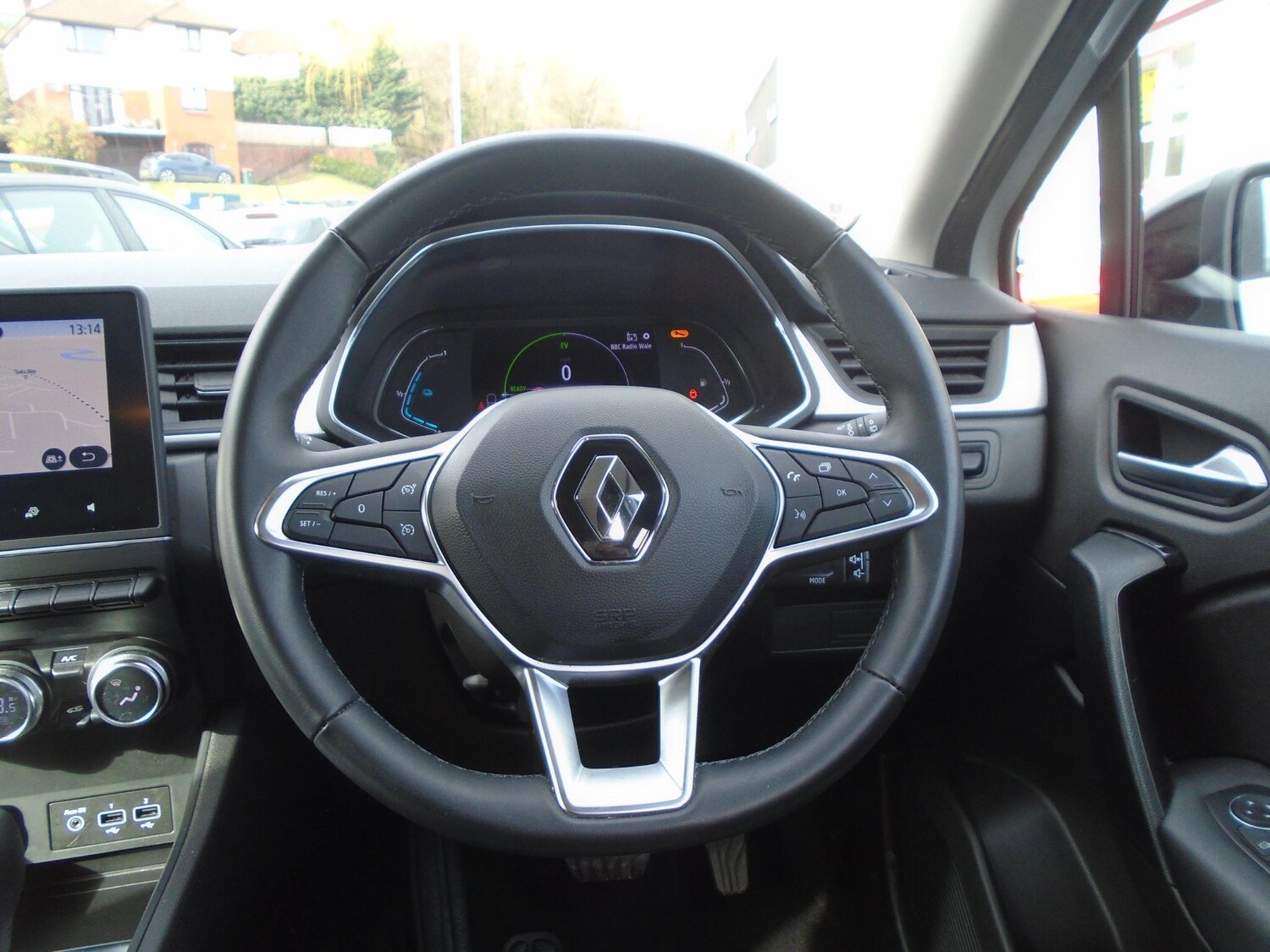 Used Renault Captur for sale - 77684084: Photo 32