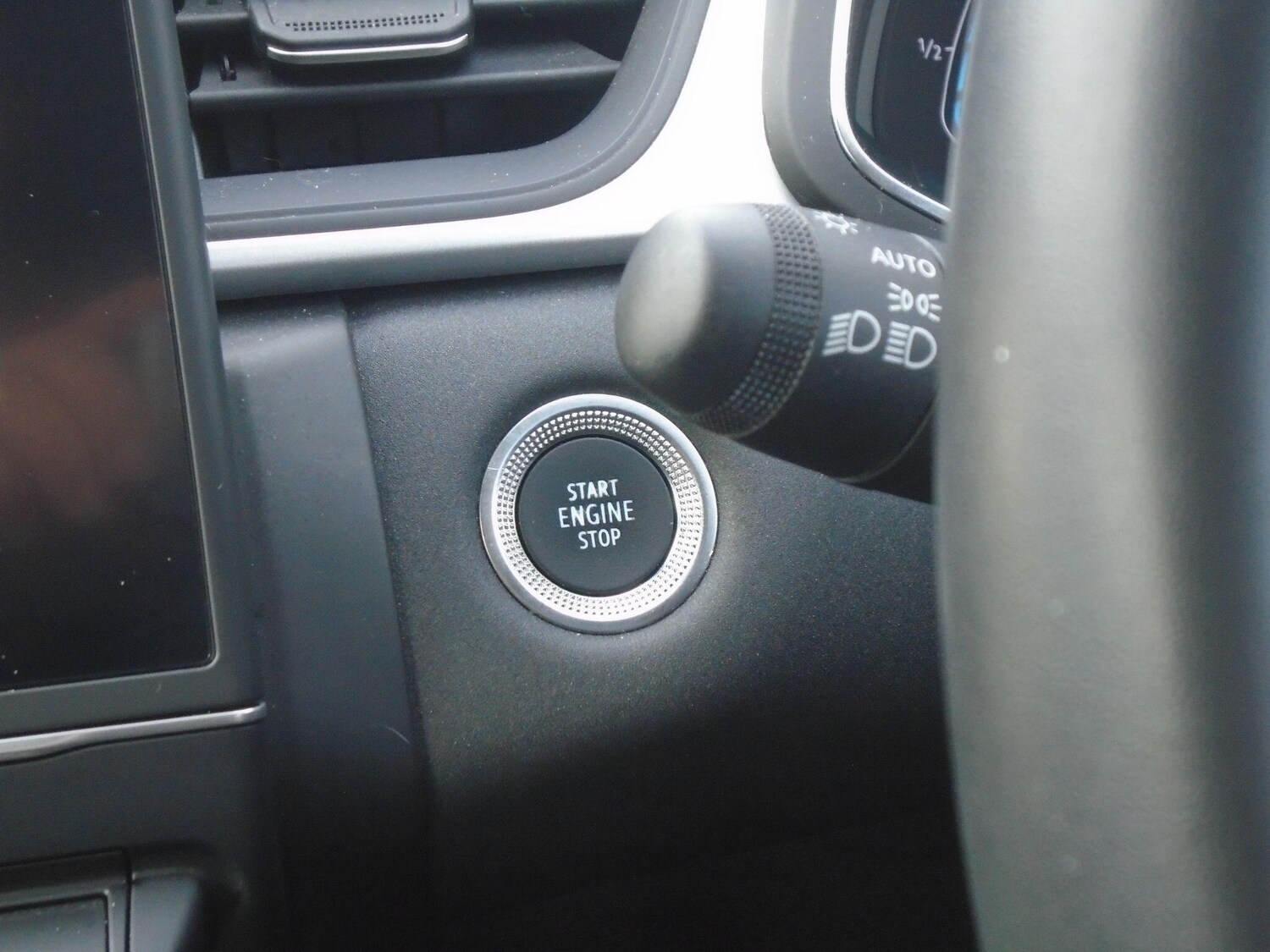 Used Renault Captur for sale - 77684084: Photo 41