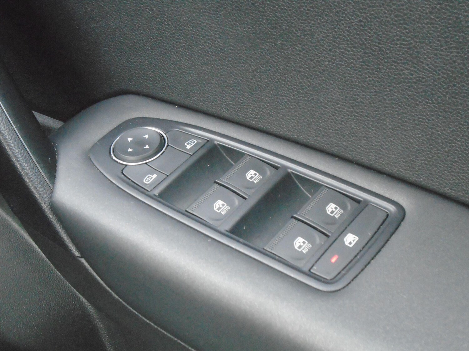 Used Renault Captur for sale - 77684084: Photo 42