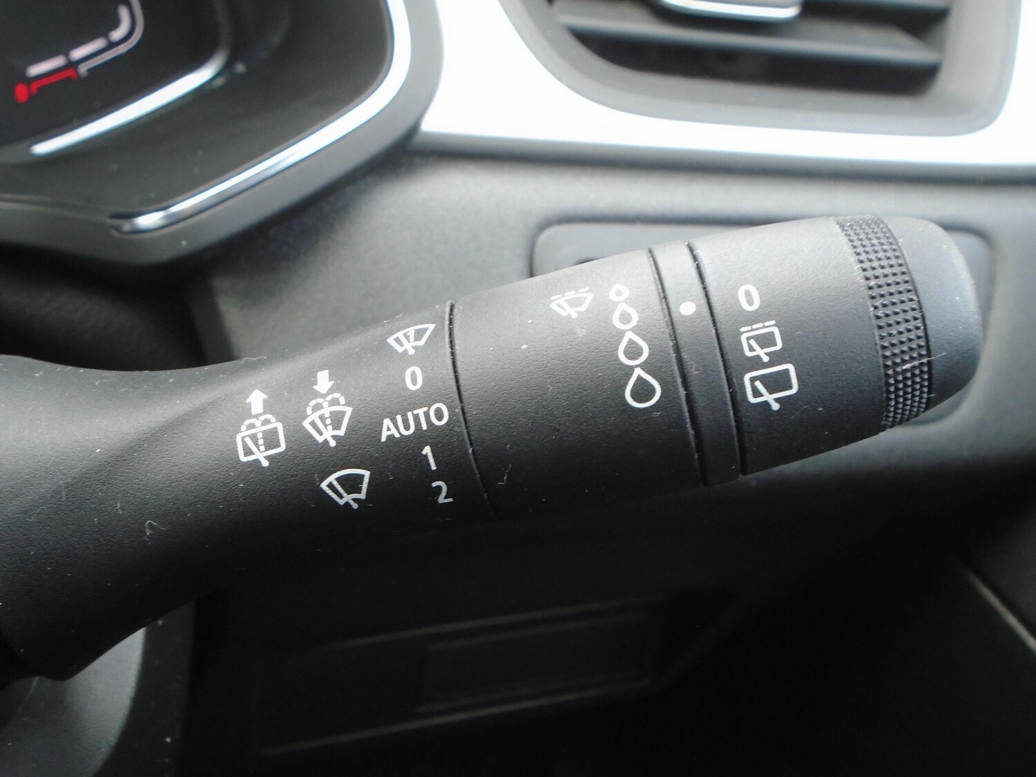 Used Renault Captur for sale - 77684084: Photo 47