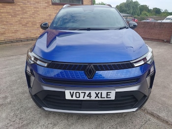 Used Renault Captur 2024 for sale - 76100963: Photo