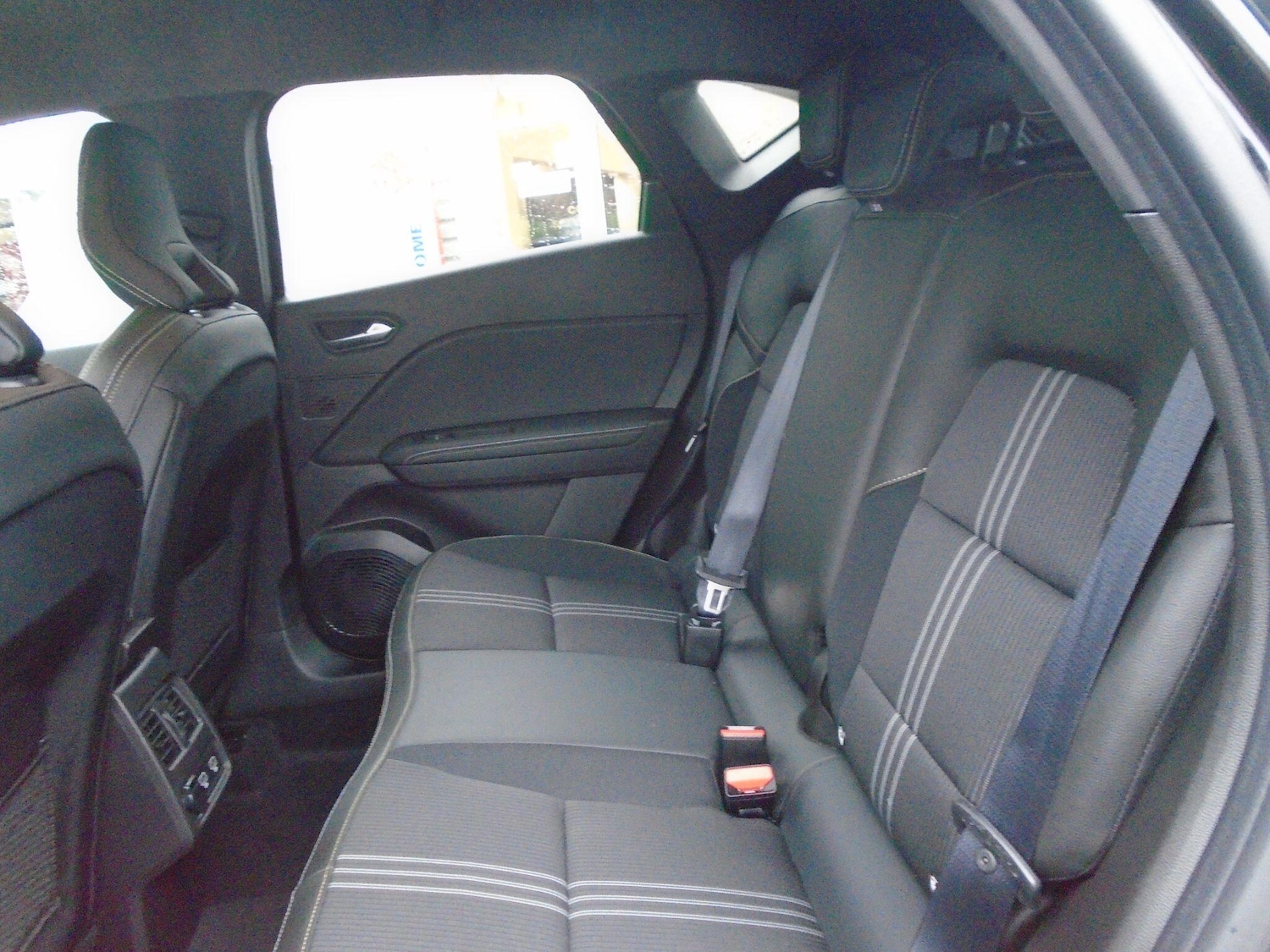 Used Renault Captur 2023 for sale - 76528025: Photo 33