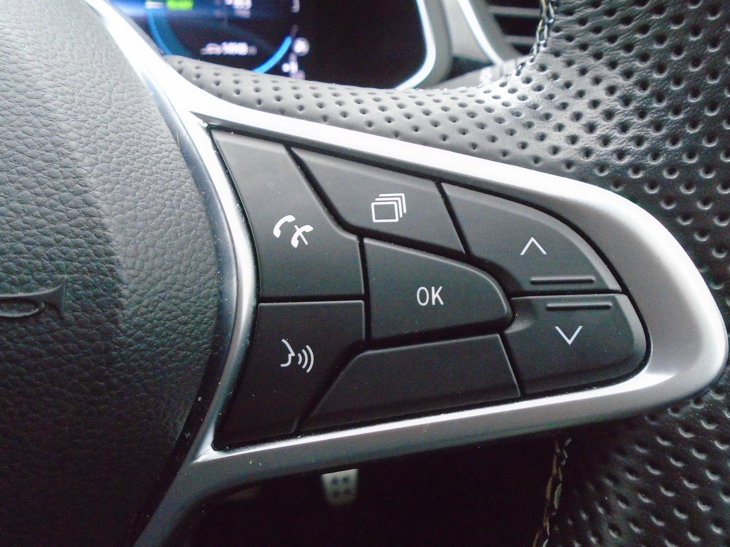 Used Renault Captur 2023 for sale - 76528025: Photo 54