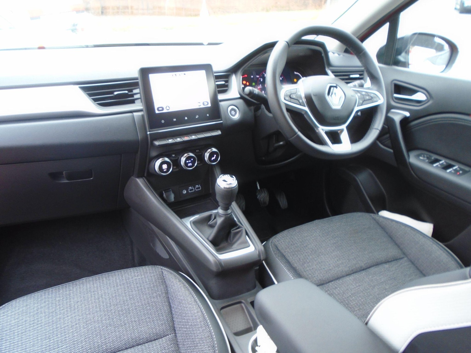 Used Renault Captur 2023 for sale - 76522415: Photo 29