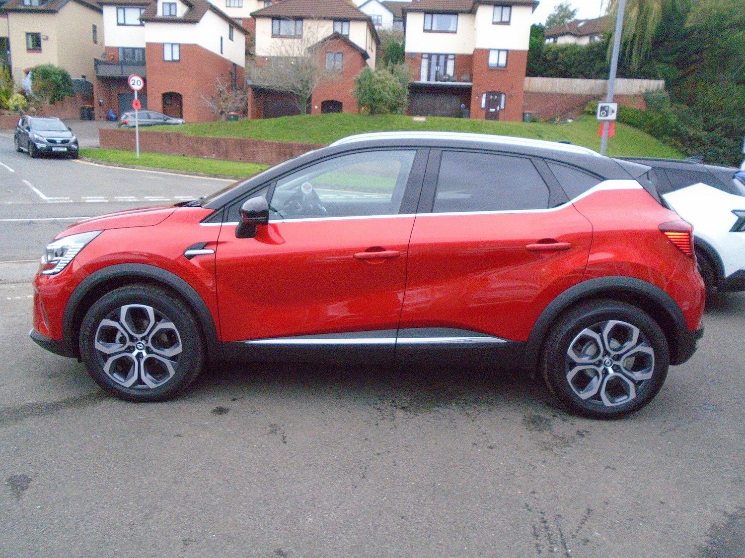 Used Renault Captur 2023 for sale - 76522415: Photo 4