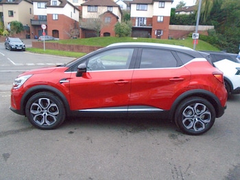 Used Renault Captur 2023 for sale - 76522415: Photo