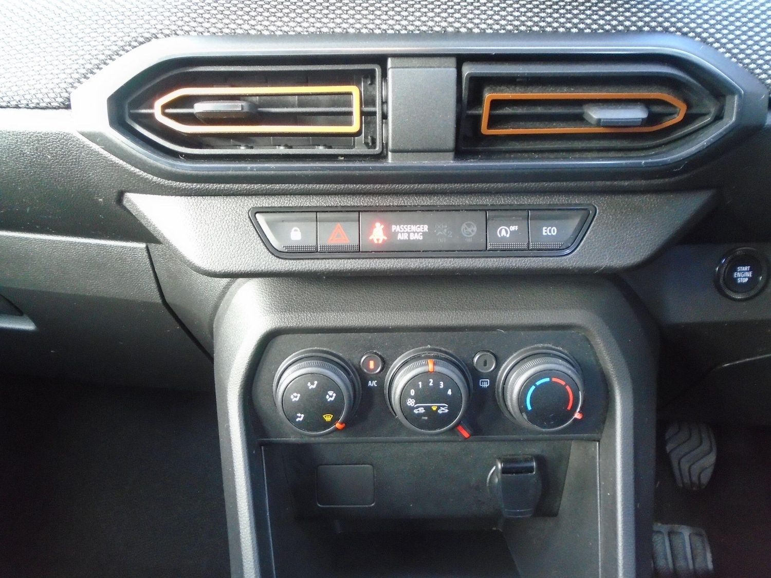 Used Dacia Sandero Stepway 2023 for sale - 76898621: Photo 39