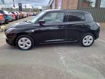 Used Suzuki Swift 2024 for sale - 76100970: Photo 4