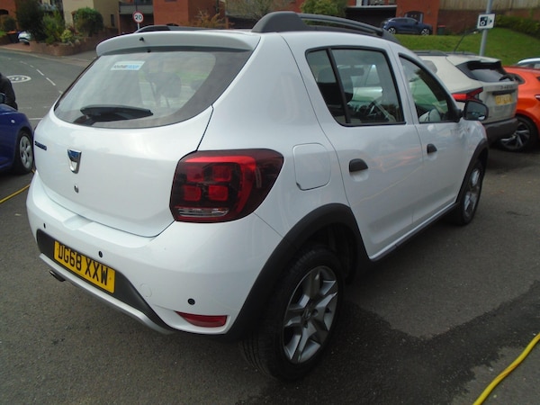 Used Dacia Sandero Stepway 2018 for sale - 76327378: Photo 16