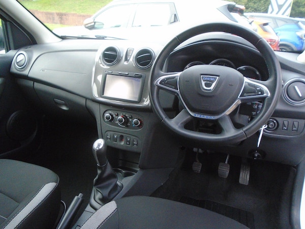 Used Dacia Sandero Stepway 2018 for sale - 76327378: Photo 21