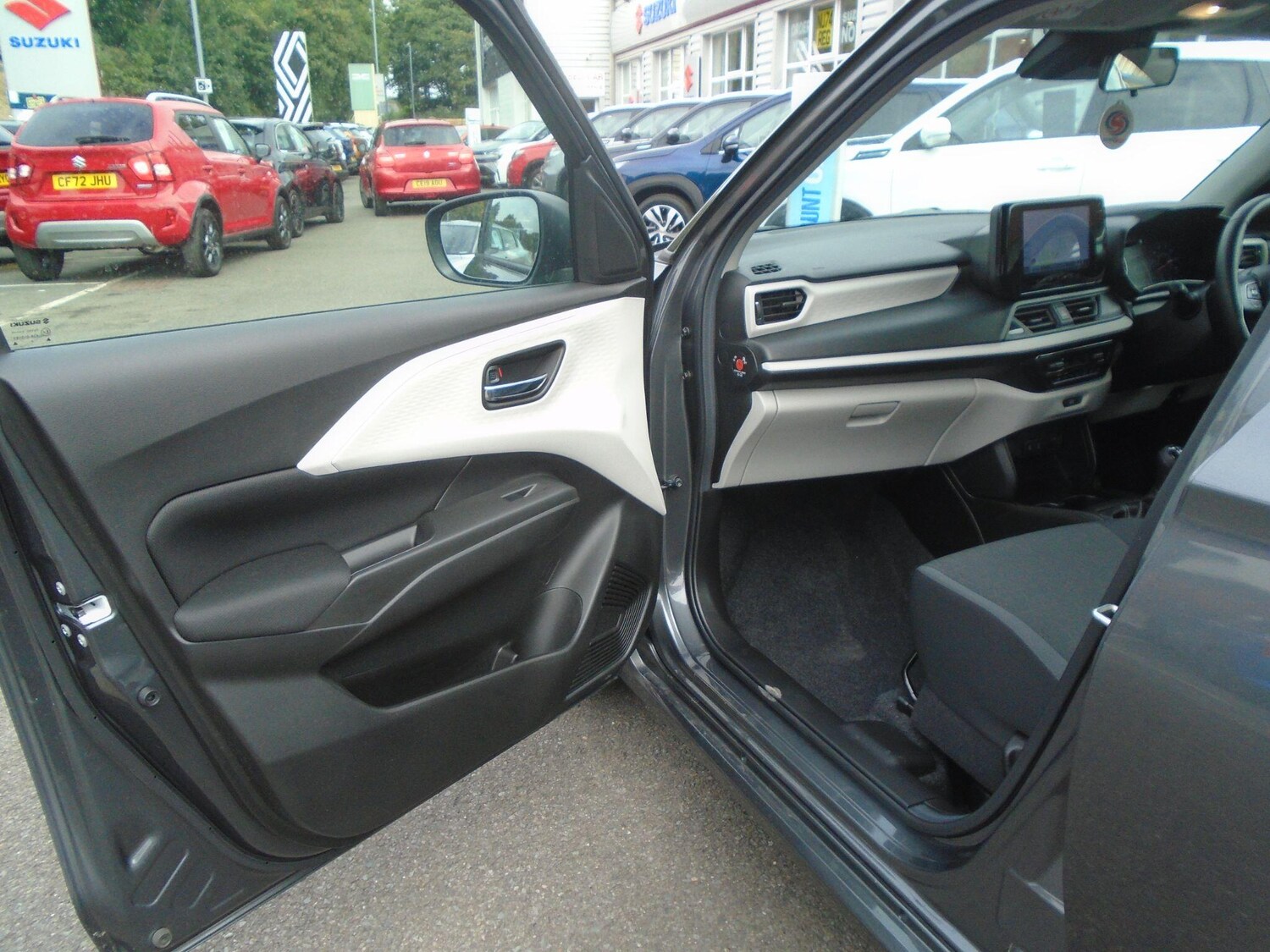 Used Suzuki Swift 2025 for sale - 76100978: Photo 27