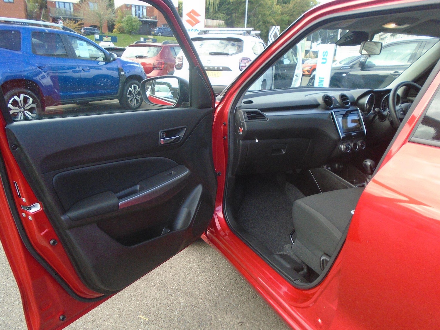 Used Suzuki Swift 2023 for sale - 76100979: Photo 26
