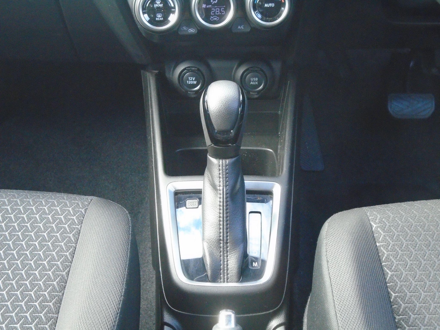 Used Suzuki Swift 2023 for sale - 76100979: Photo 38