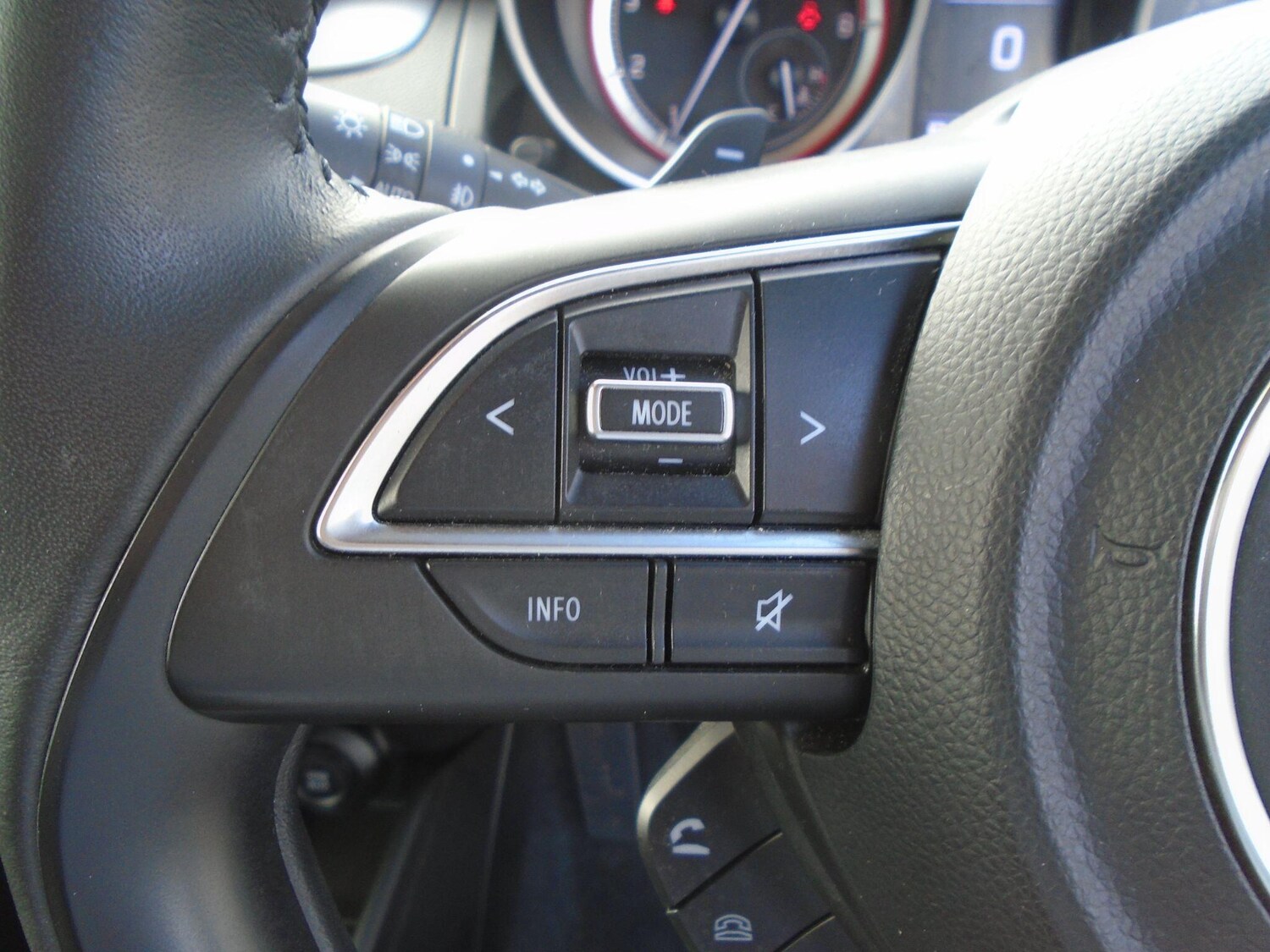 Used Suzuki Swift 2023 for sale - 76100979: Photo 43