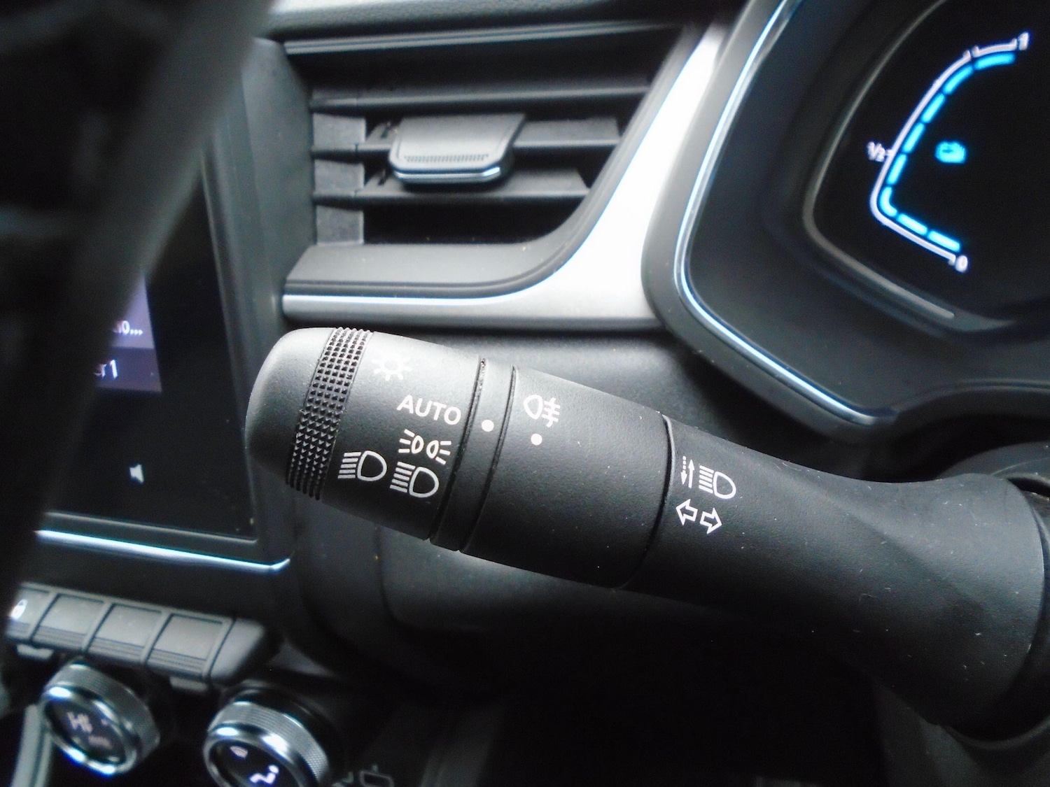 Used Renault Captur 2022 for sale - 76714551: Photo 46