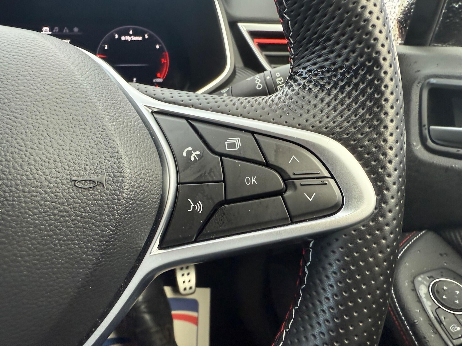 Used Renault Clio 2023 for sale - 76100957: Photo 18