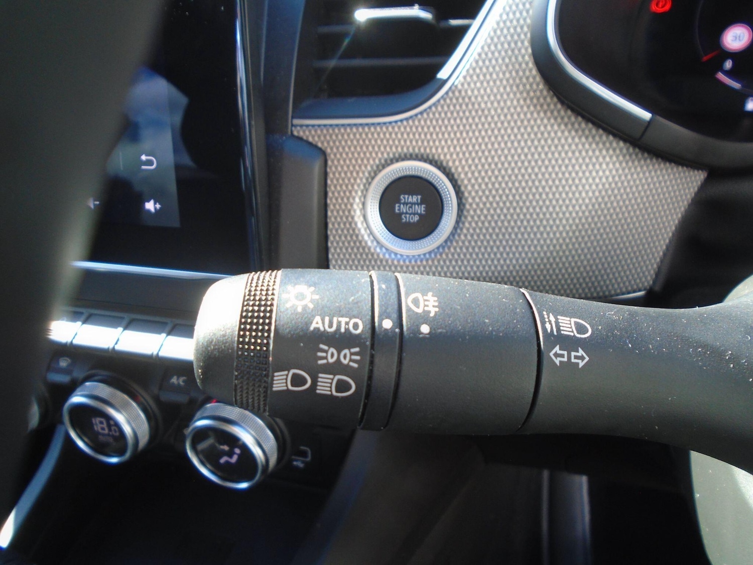 Used Renault Arkana 2023 for sale - 76644983: Photo 33