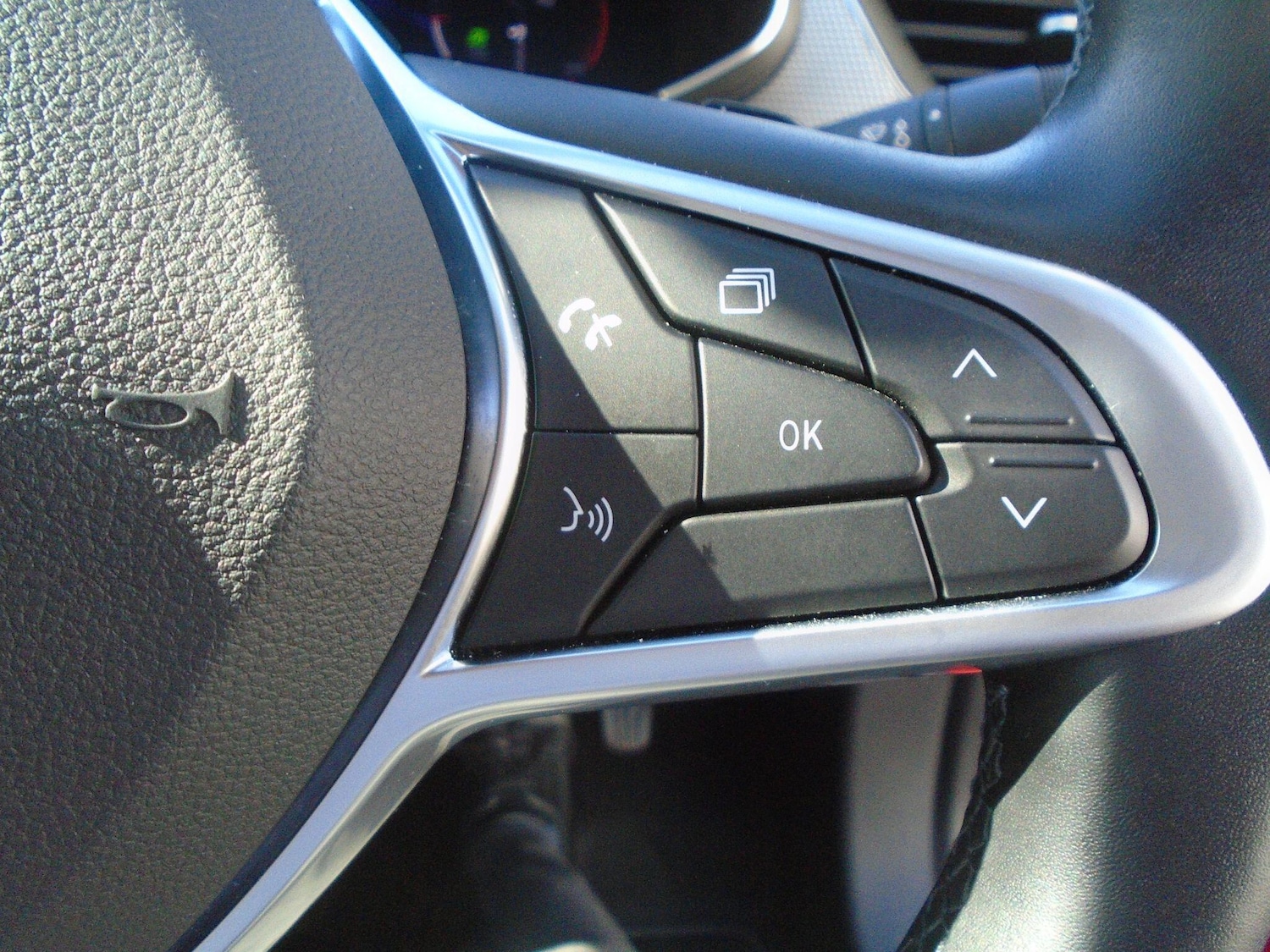 Used Renault Arkana 2023 for sale - 76644983: Photo 35