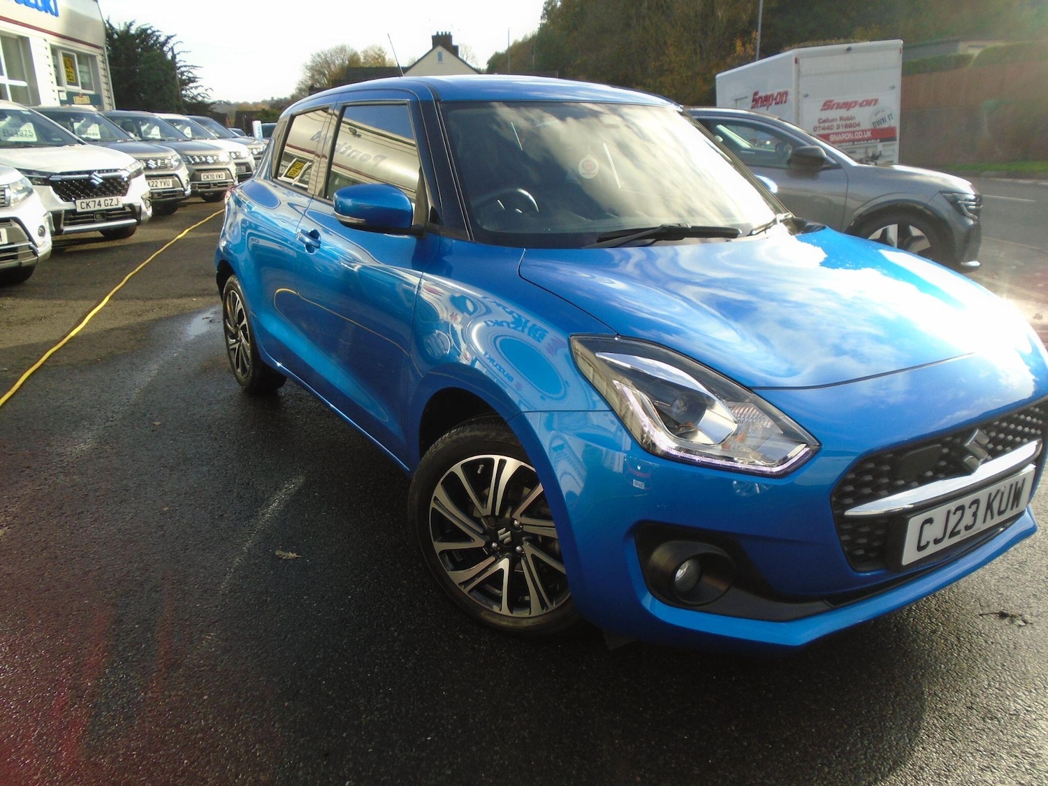 Used Suzuki Swift 2023 for sale - 76645396: Photo 1