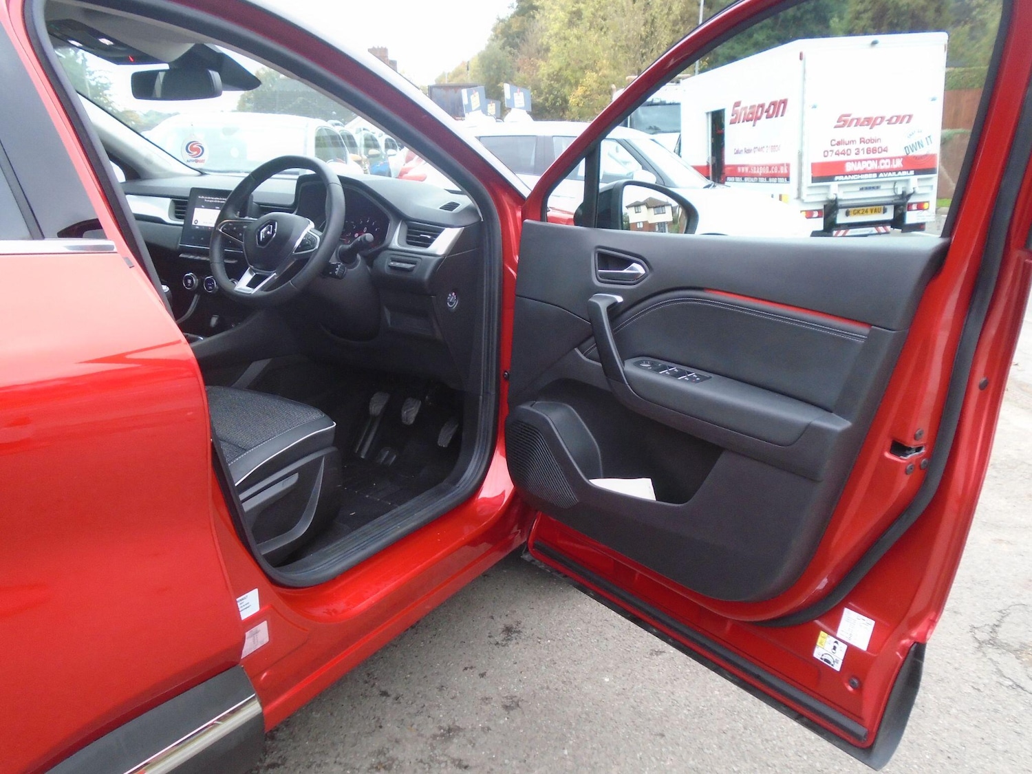 Used Renault Captur 2023 for sale - 76645524: Photo 21