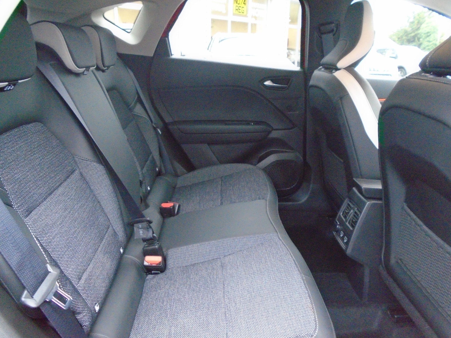 Used Renault Captur 2023 for sale - 76645524: Photo 27