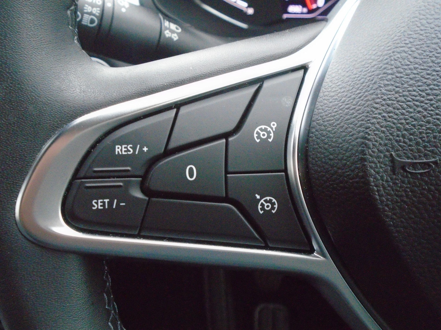 Used Renault Captur 2023 for sale - 76645524: Photo 50