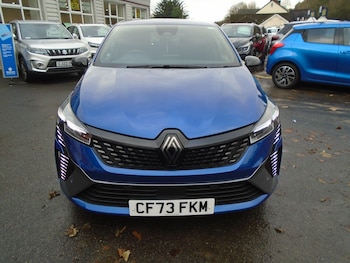 Used Renault Clio 2023 for sale - 76991733: Photo