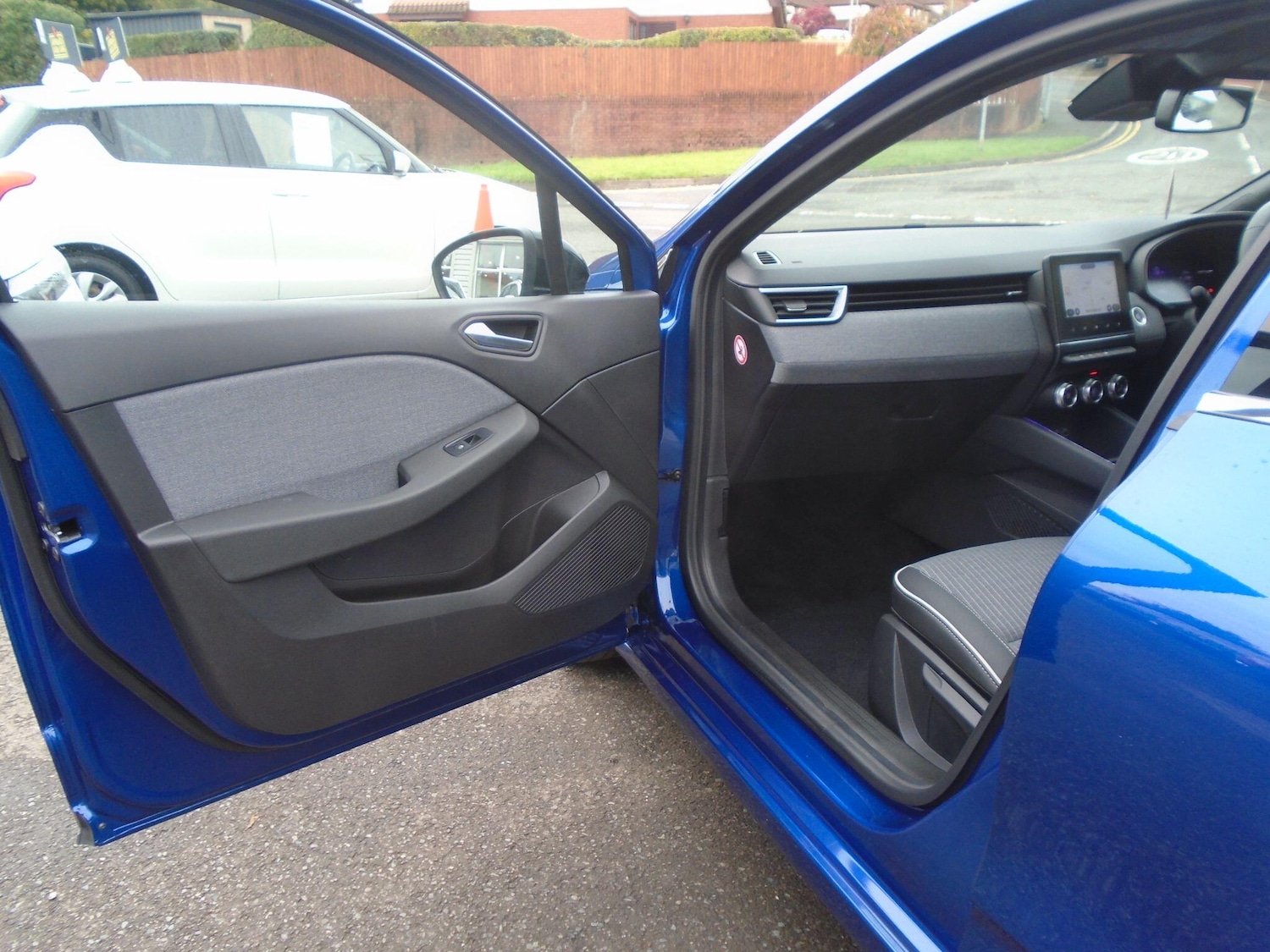 Used Renault Clio 2025 for sale - 76645470: Photo 25