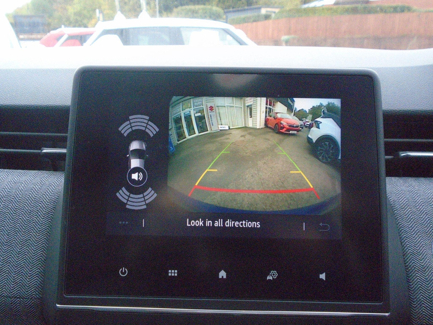 Used Renault Clio 2025 for sale - 76645470: Photo 35