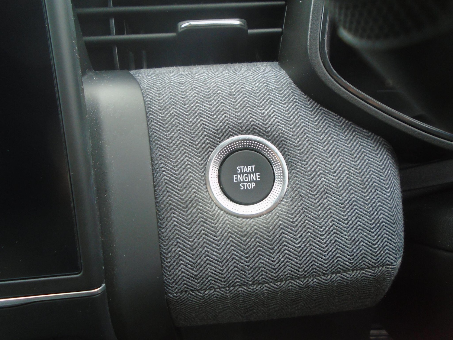 Used Renault Clio 2025 for sale - 76645470: Photo 46