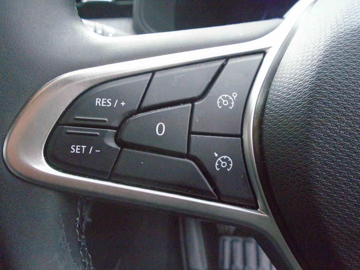 Used Renault Clio 2025 for sale - 76645470: Photo 49