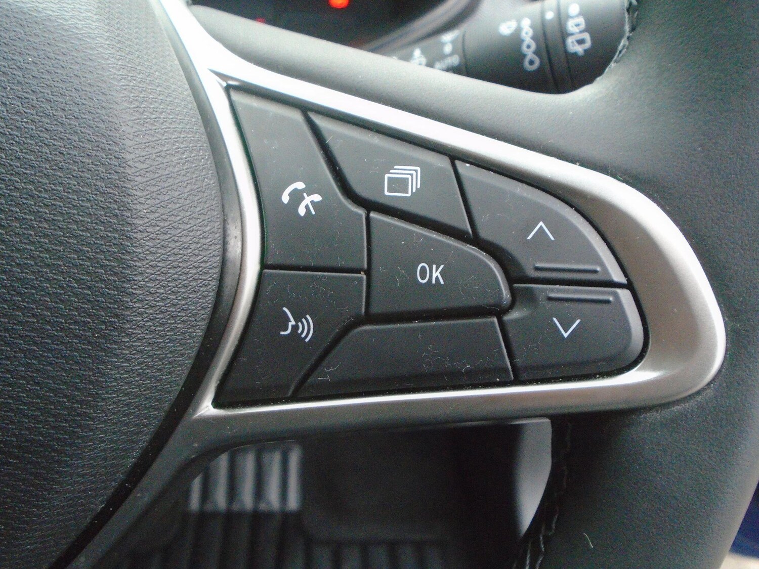 Used Renault Clio 2025 for sale - 76645470: Photo 50