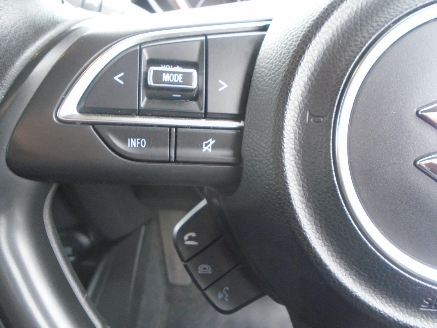 Used Suzuki Swift 2023 for sale - 76646321: Photo 43