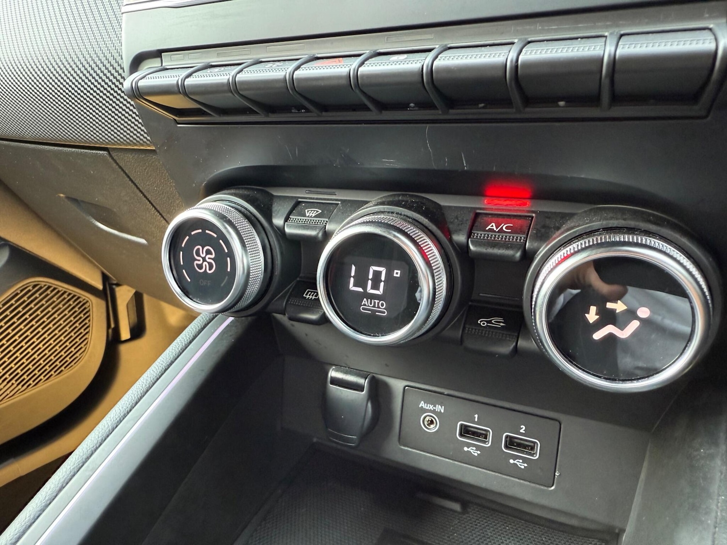 Used Renault Clio 2023 for sale - 76645488: Photo 11