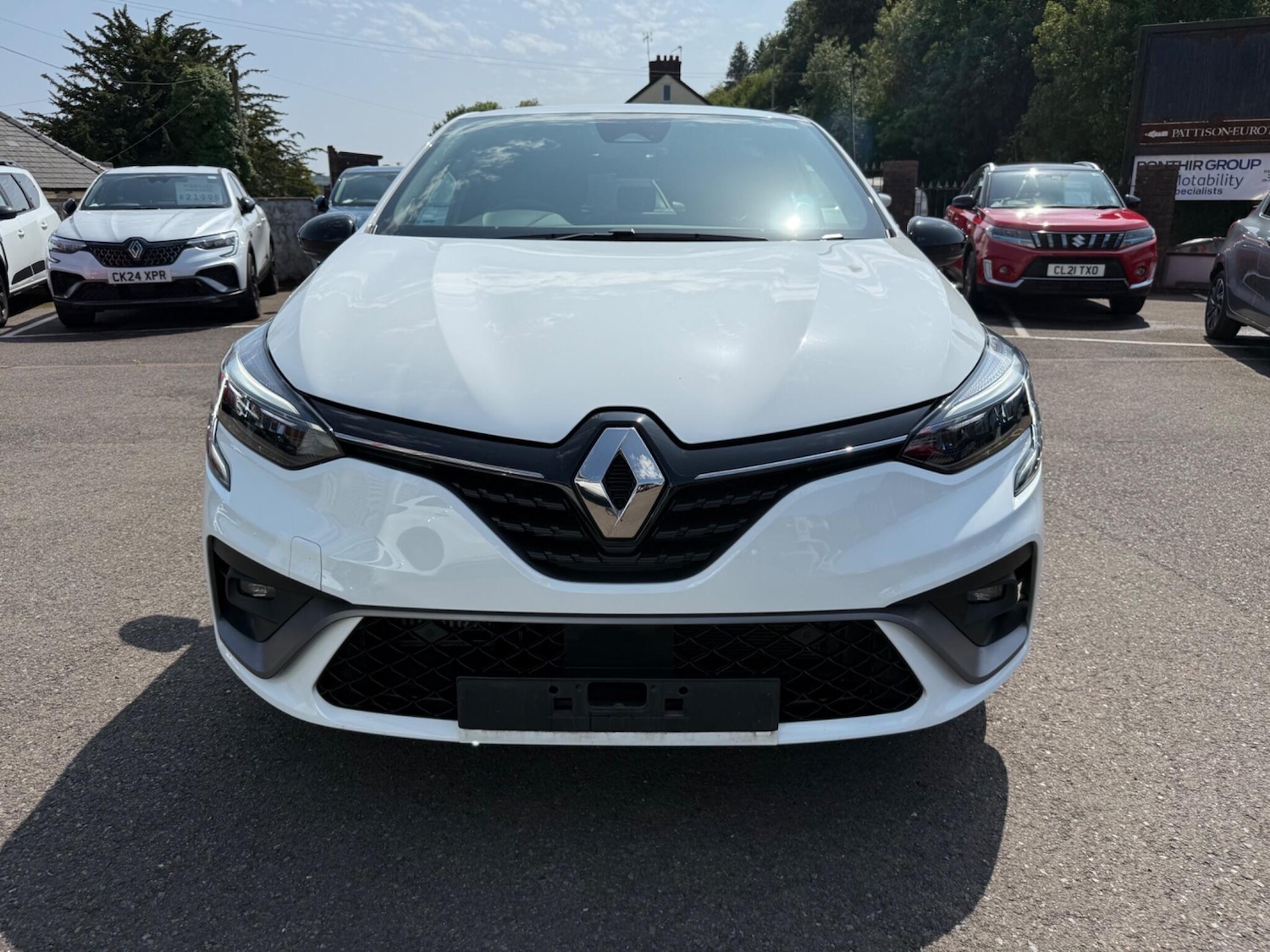 Used Renault Clio 2023 for sale - 76645488: Photo 2