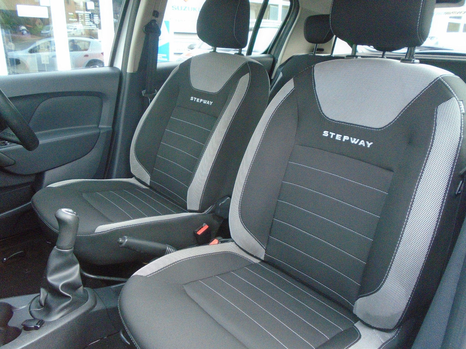 Used Dacia Sandero Stepway 2018 for sale - 76644648: Photo 30