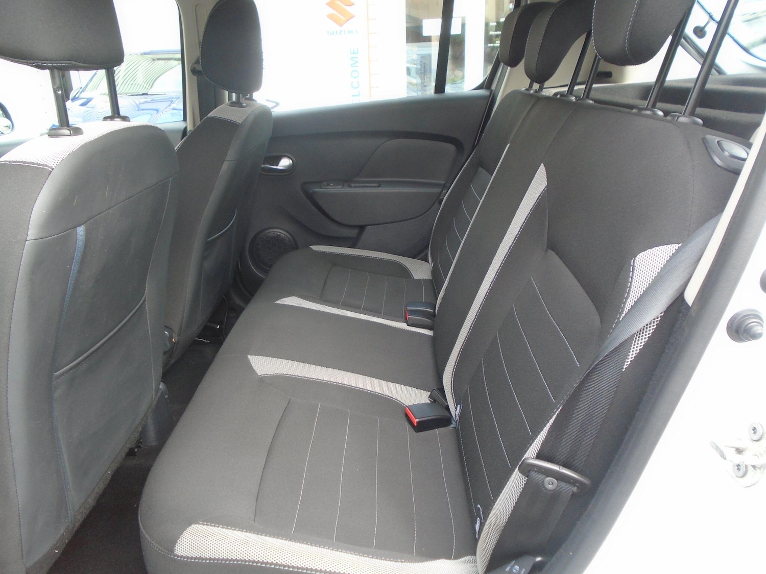 Used Dacia Sandero Stepway 2018 for sale - 76644648: Photo 33